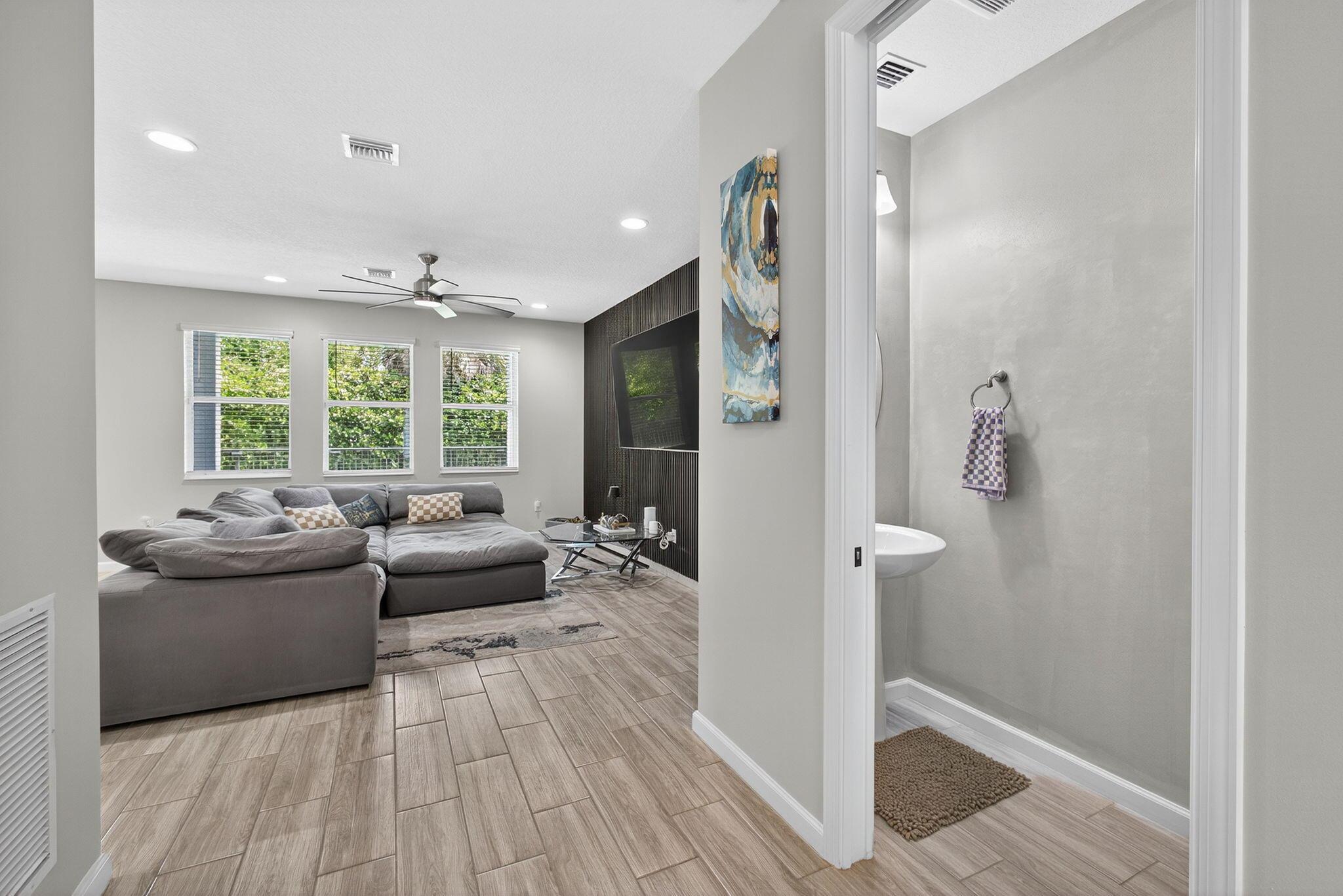 16360 Oakview Drive