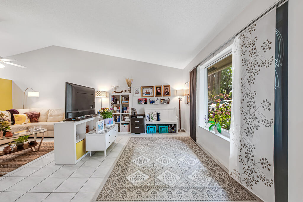 CORAL SPRINGS UNIVERSITY DRIVE - Residential