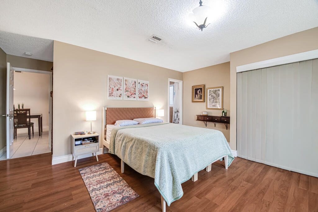 CORAL SPRINGS UNIVERSITY DRIVE - Residential