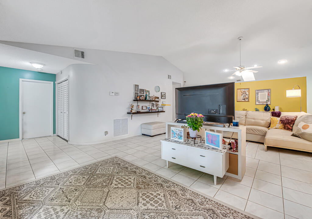 CORAL SPRINGS UNIVERSITY DRIVE - Residential