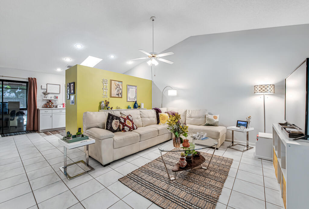 CORAL SPRINGS UNIVERSITY DRIVE - Residential