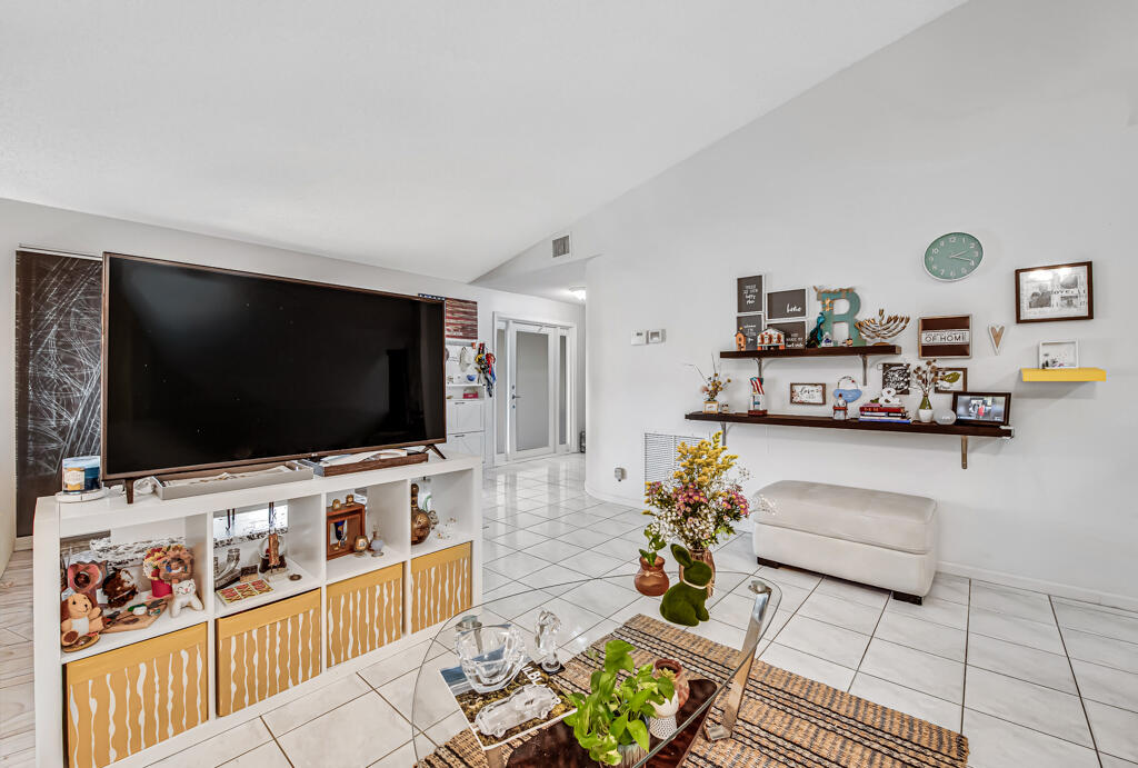 CORAL SPRINGS UNIVERSITY DRIVE - Residential