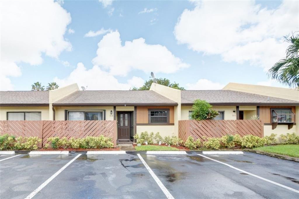 WOODLAKE ISLES 108-5 B - Residential