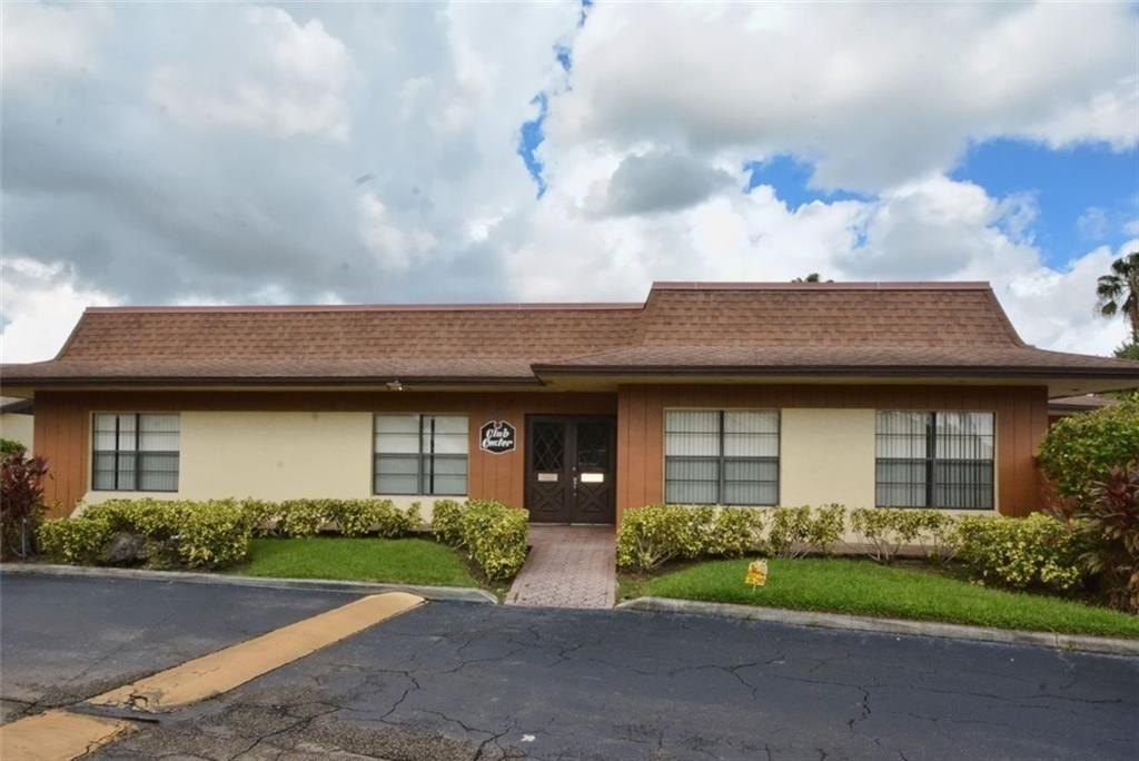 WOODLAKE ISLES 108-5 B - Residential