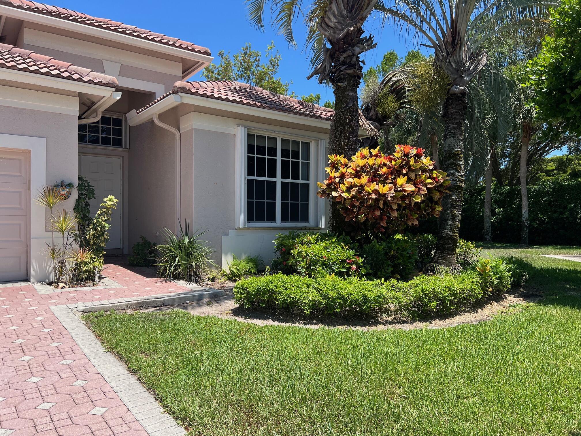 8820 Barrymore Lane, Boynton Beach, FL, 33472/$314,500 4 8820 Barrymore Lane