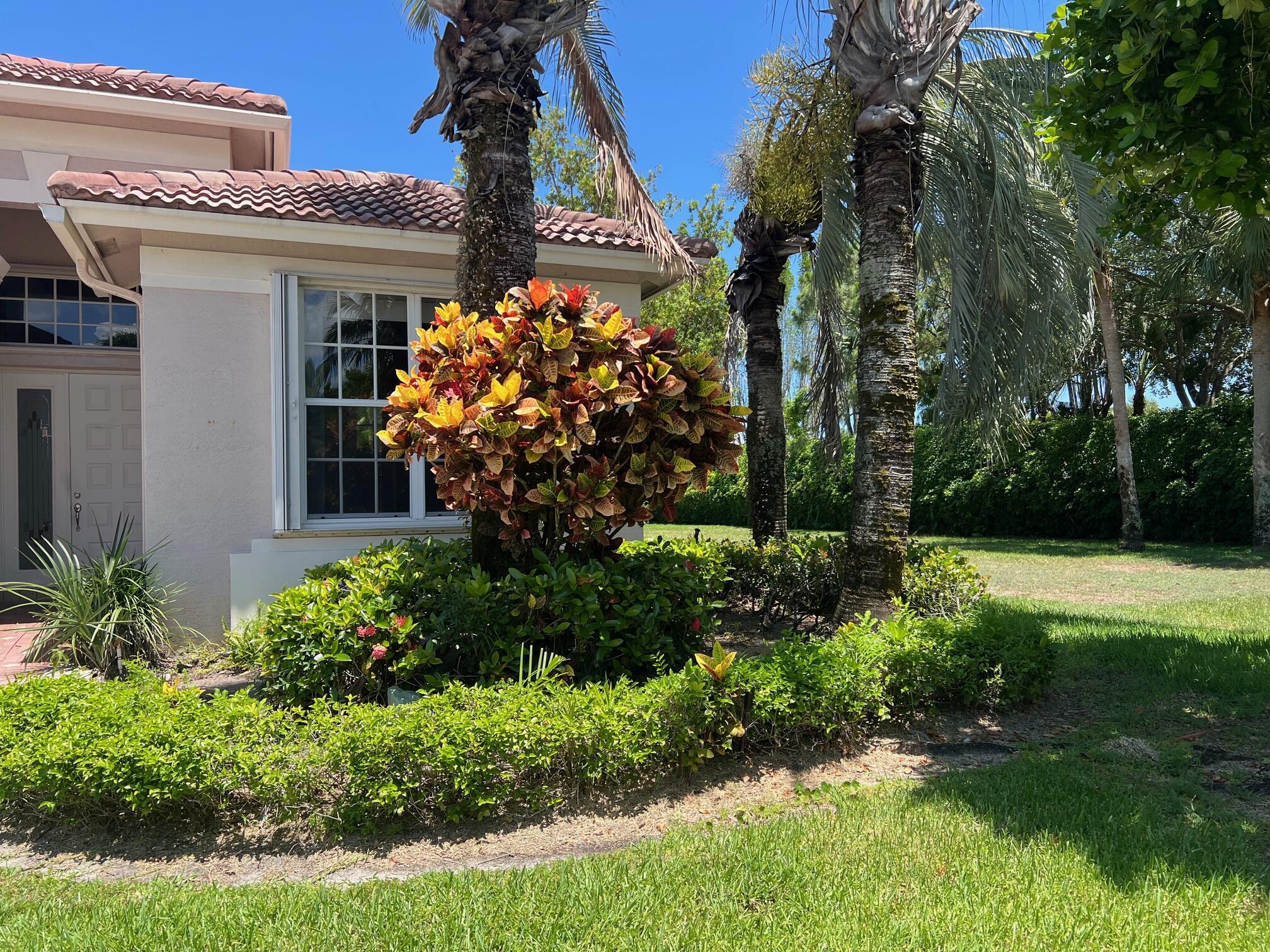 8820 Barrymore Lane, Boynton Beach, FL, 33472/$314,500 1 8820 Barrymore Lane