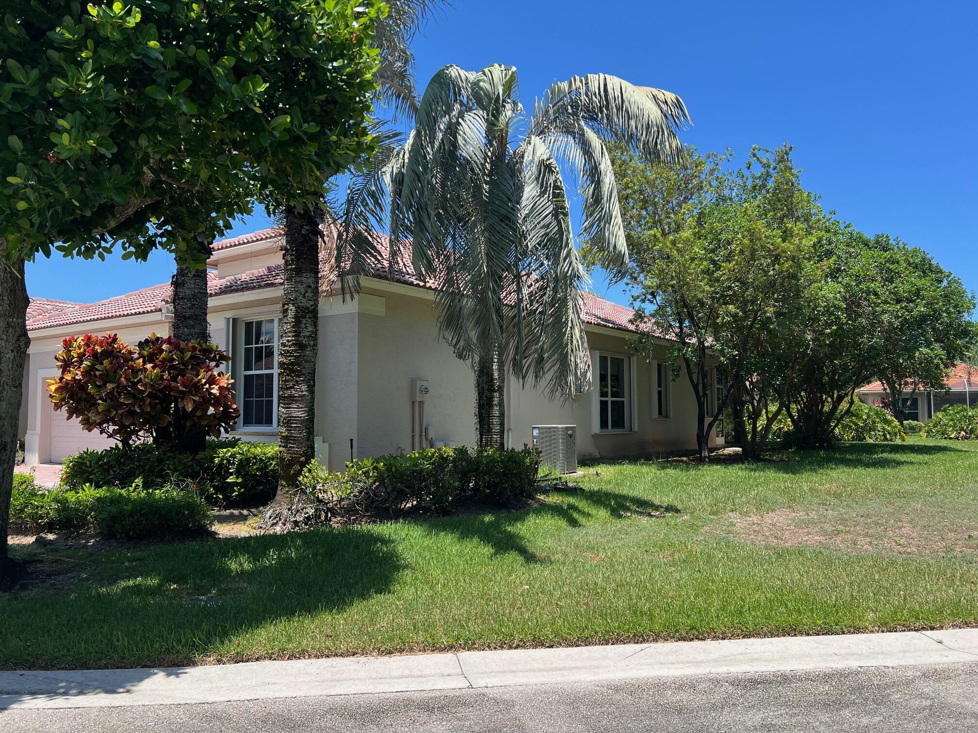 8820 Barrymore Lane, Boynton Beach, FL, 33472/$314,500 2 8820 Barrymore Lane