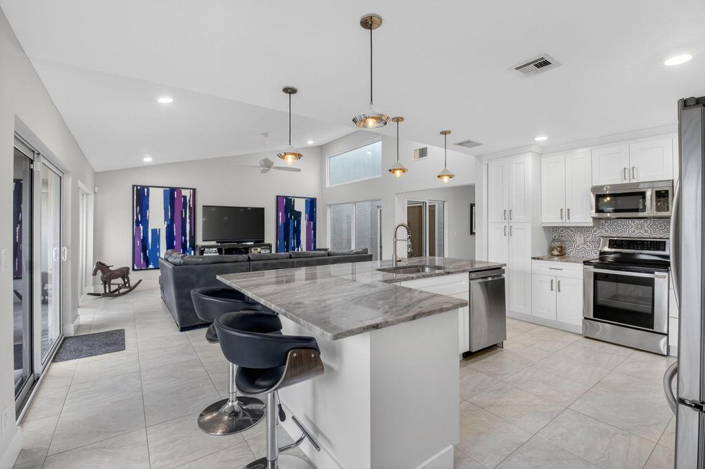 Photo of 202 SW 29th Avenue, Delray Beach, FL 33445 (MLS # B26003918)