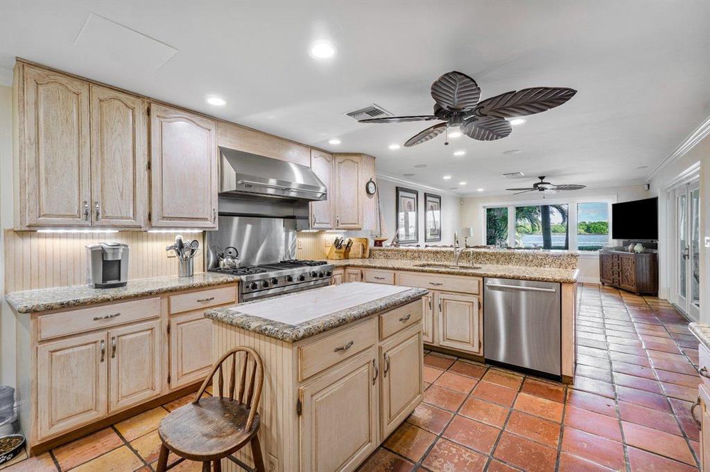 LEWIS SHORE ESTATES 3 - Residential