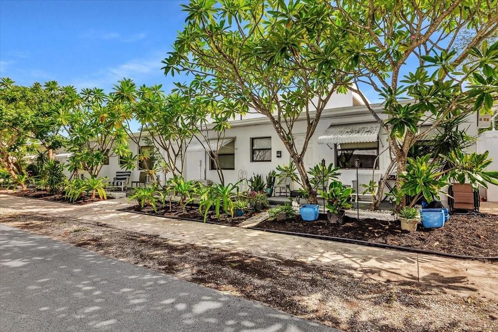 Photo of 560 NE 15th Avenue, Fort Lauderdale, FL 33301 (MLS # F10532075)