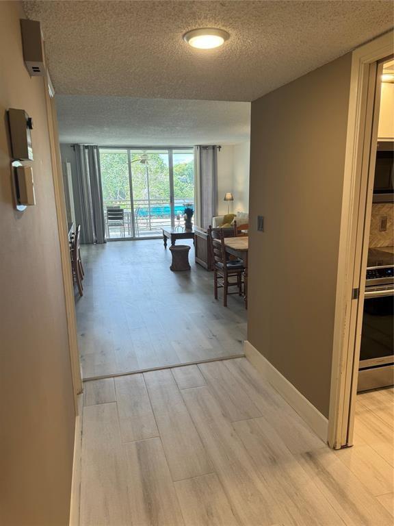 4200 Oaks Ter 206