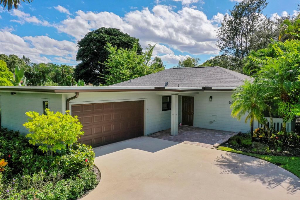 Photo of 6684 Eastpointe Pines Street, Palm Beach Gardens, FL 33418 (MLS # R10928612)