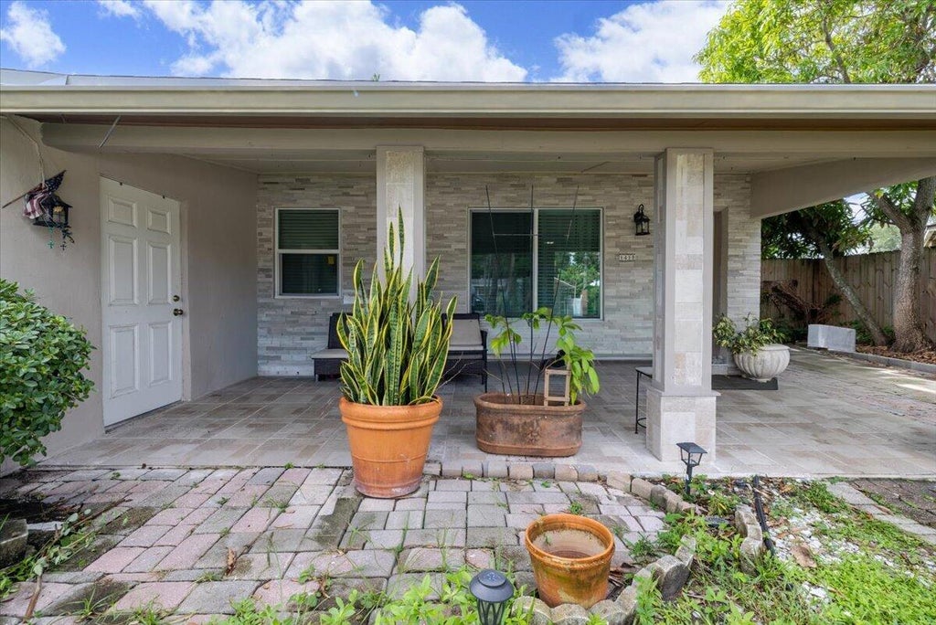 Photo of 1412 SW 3RD Street, Delray Beach, FL 33444 (MLS # B26080750)