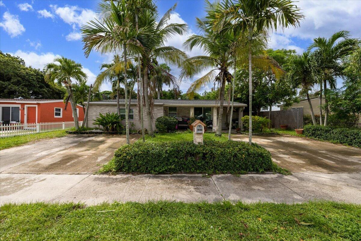 1412 SW 3RD Street