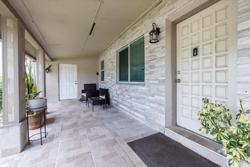 Photo of 1412 SW 3RD Street, Delray Beach, FL 33444 (MLS # B26080750)