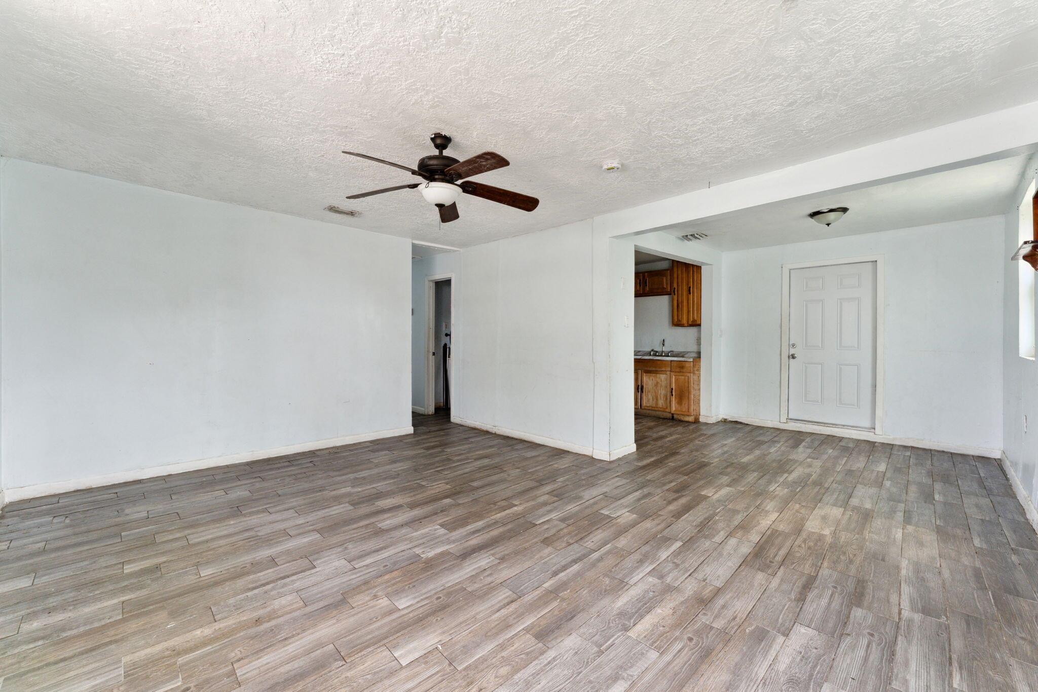 PALM BEACH FARMS CO 7 - Residential Income