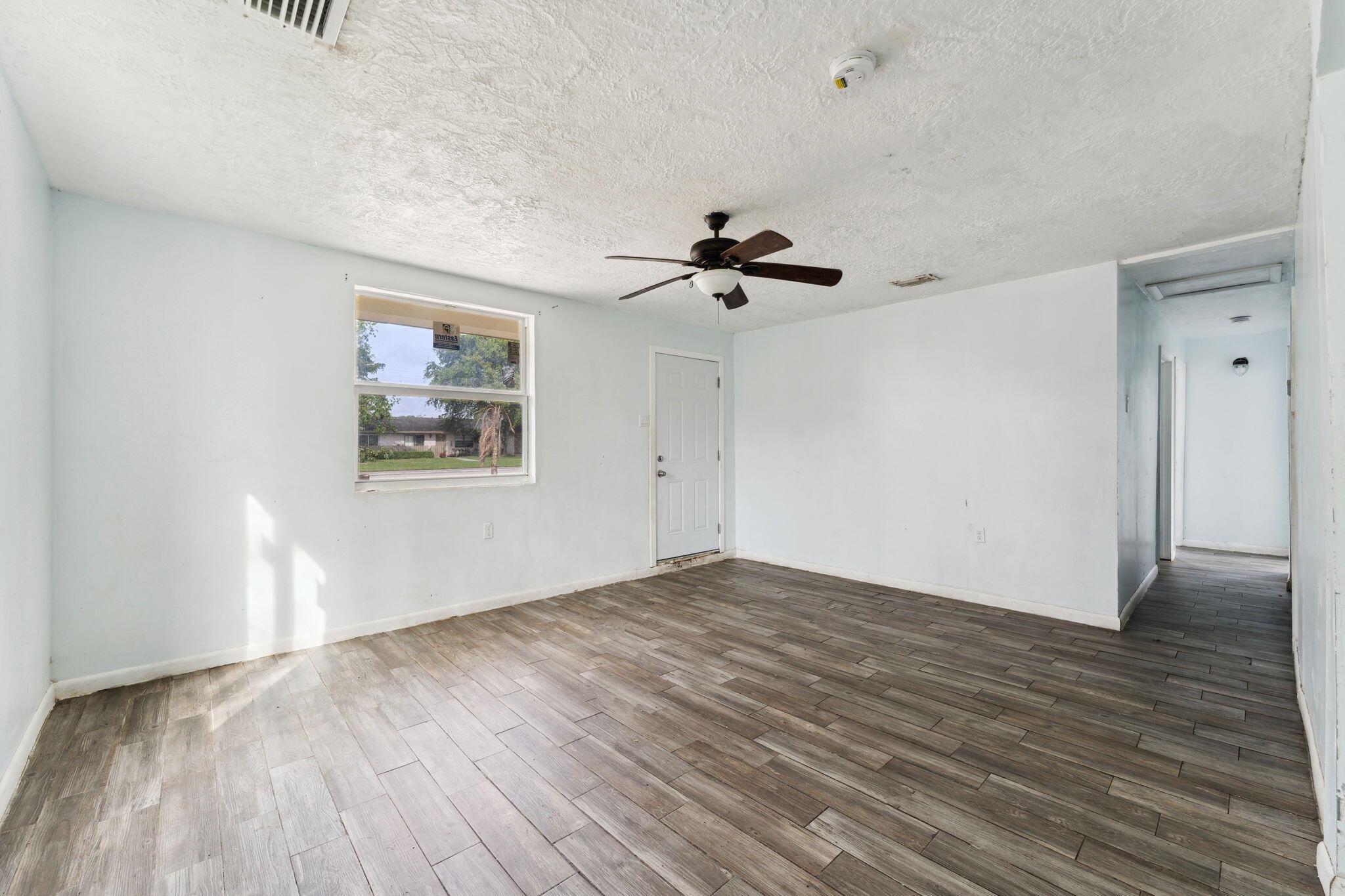 PALM BEACH FARMS CO 7 - Residential Income