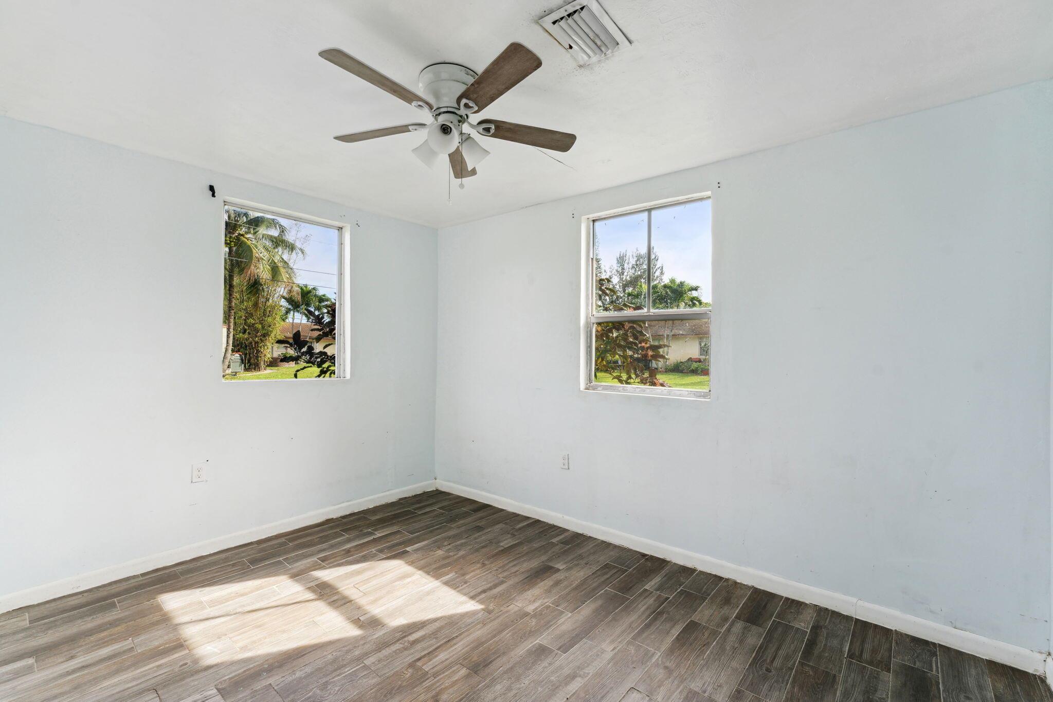 PALM BEACH FARMS CO 7 - Residential Income