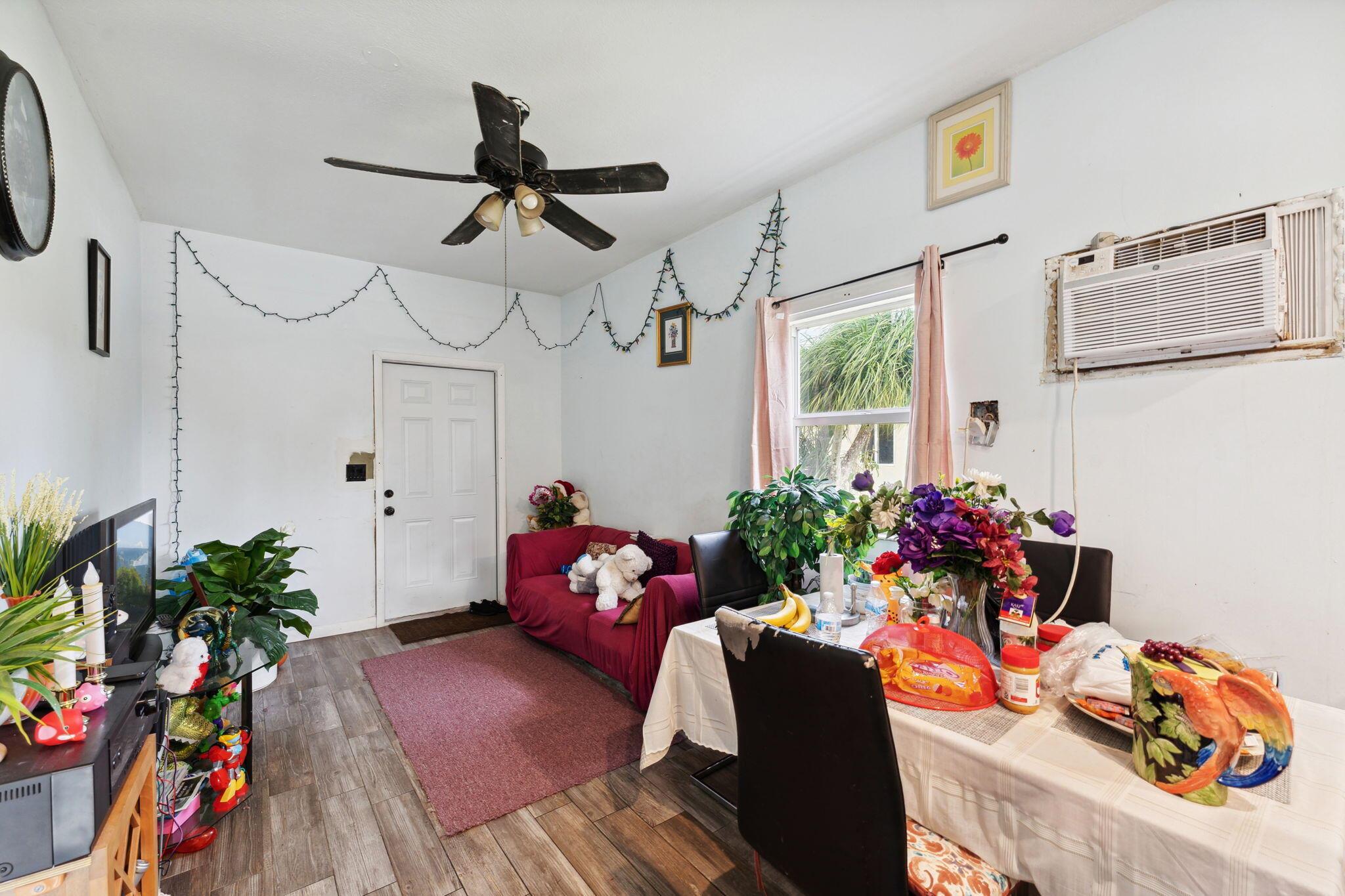 PALM BEACH FARMS CO 7 - Residential Income