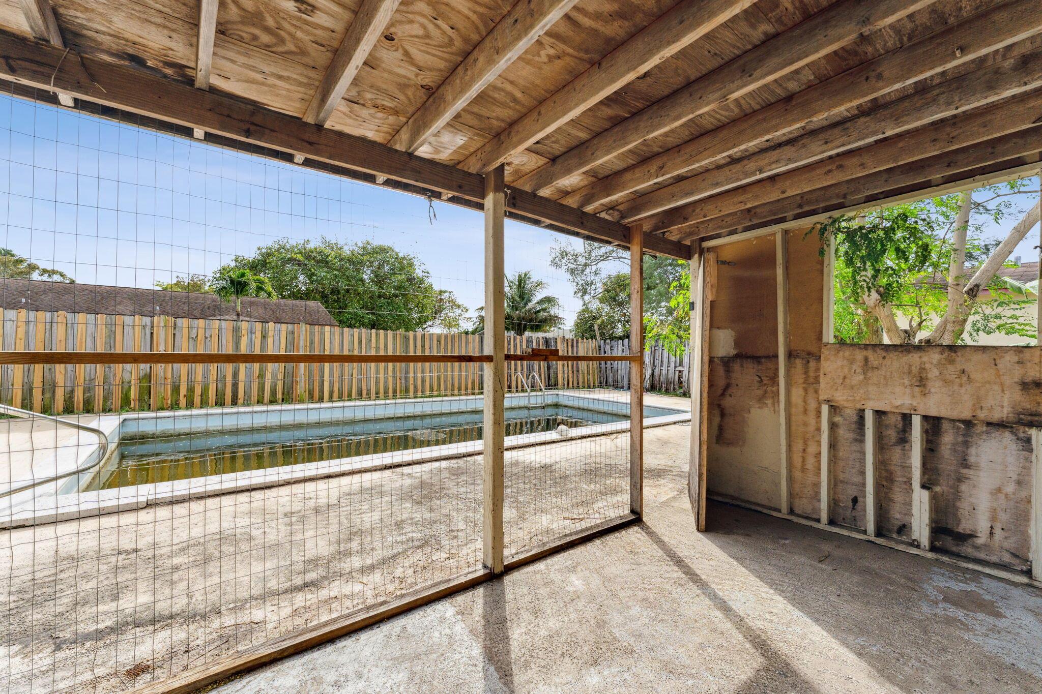 PALM BEACH FARMS CO 7 - Residential Income