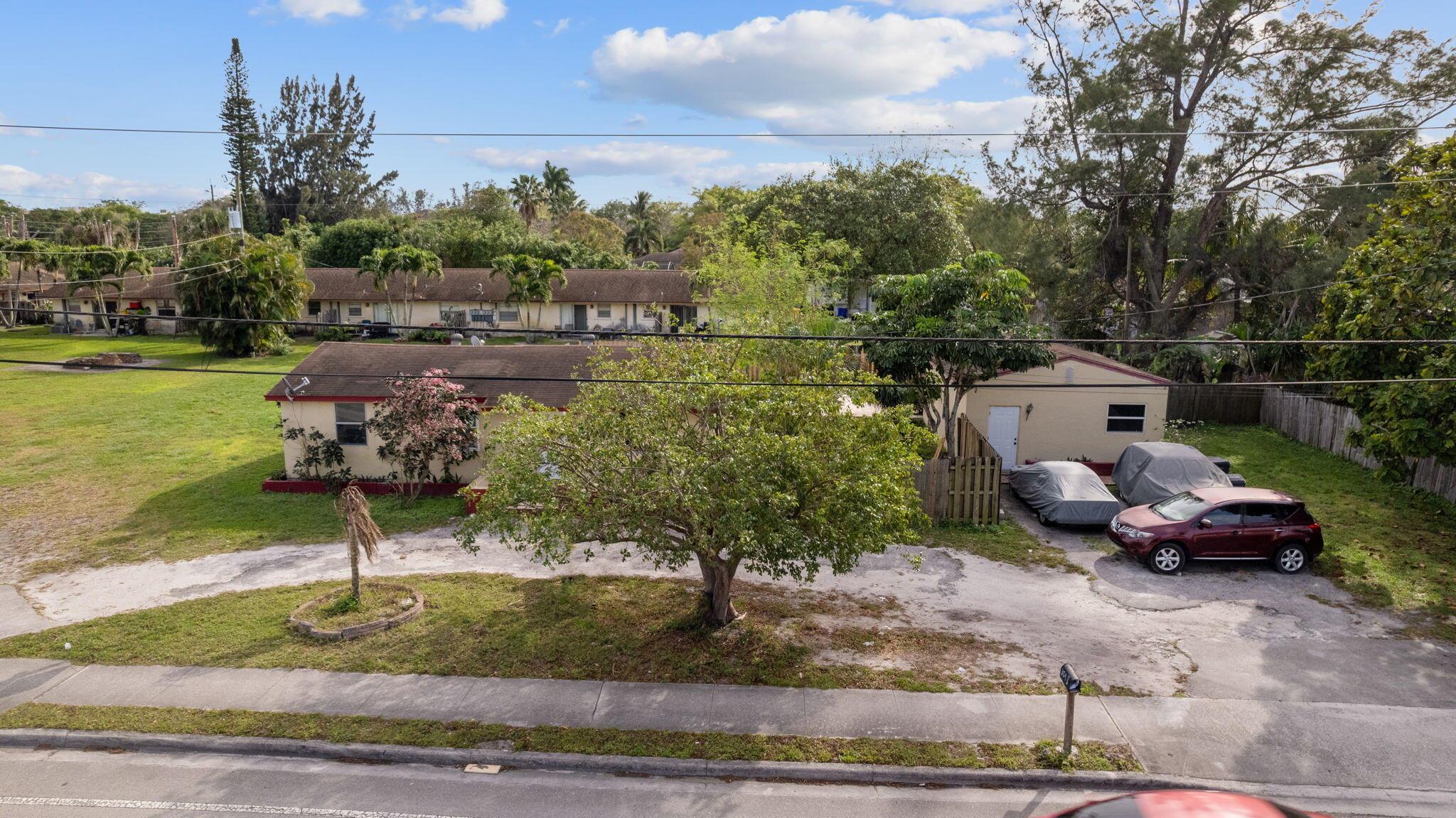 PALM BEACH FARMS CO 7 - Residential Income