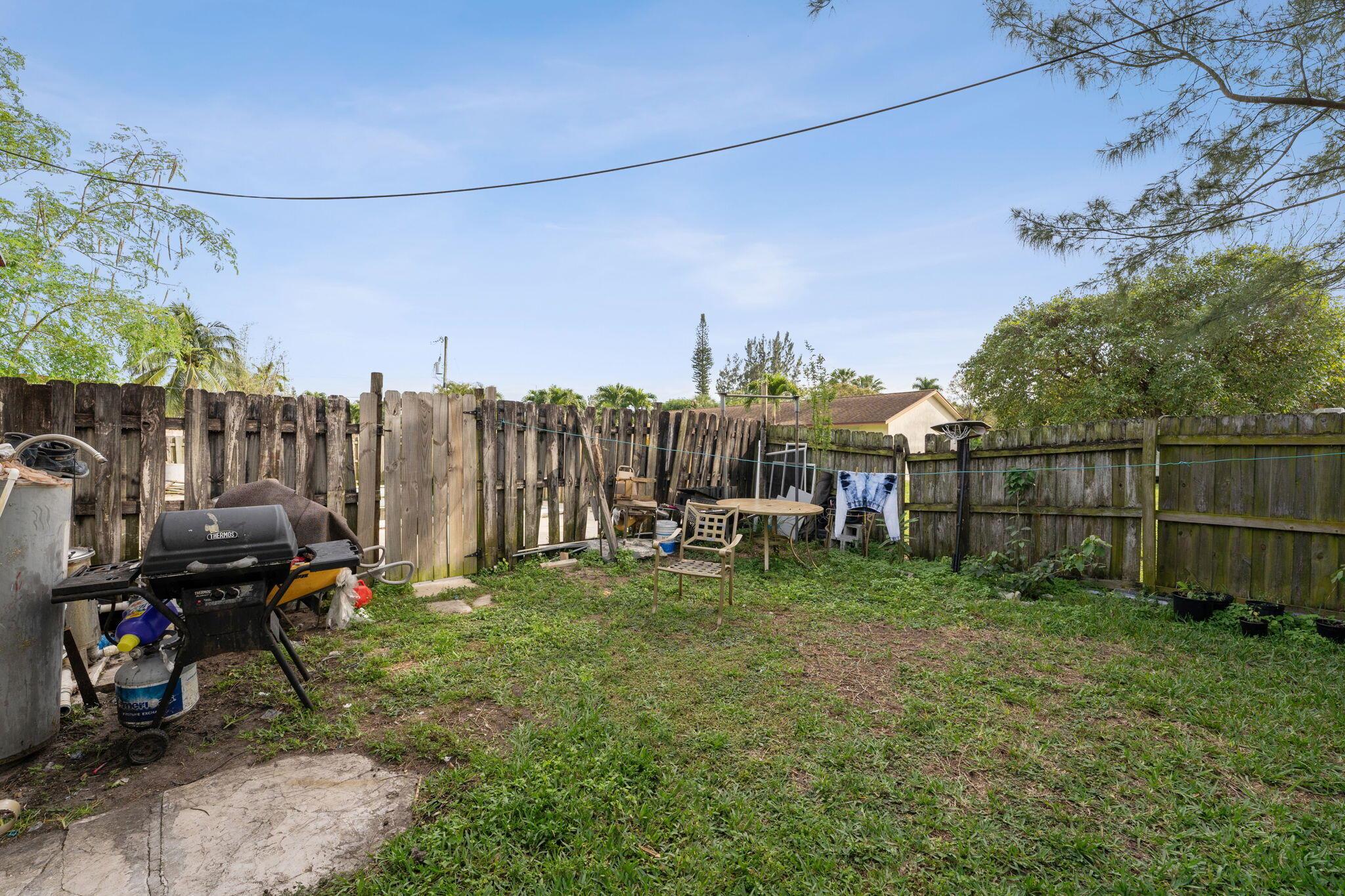 PALM BEACH FARMS CO 7 - Residential Income