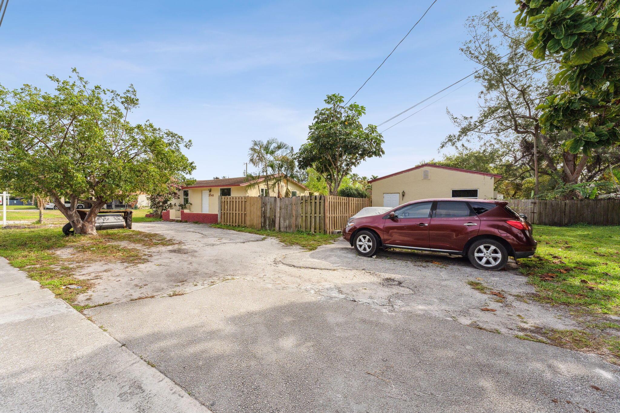 PALM BEACH FARMS CO 7 - Residential Income