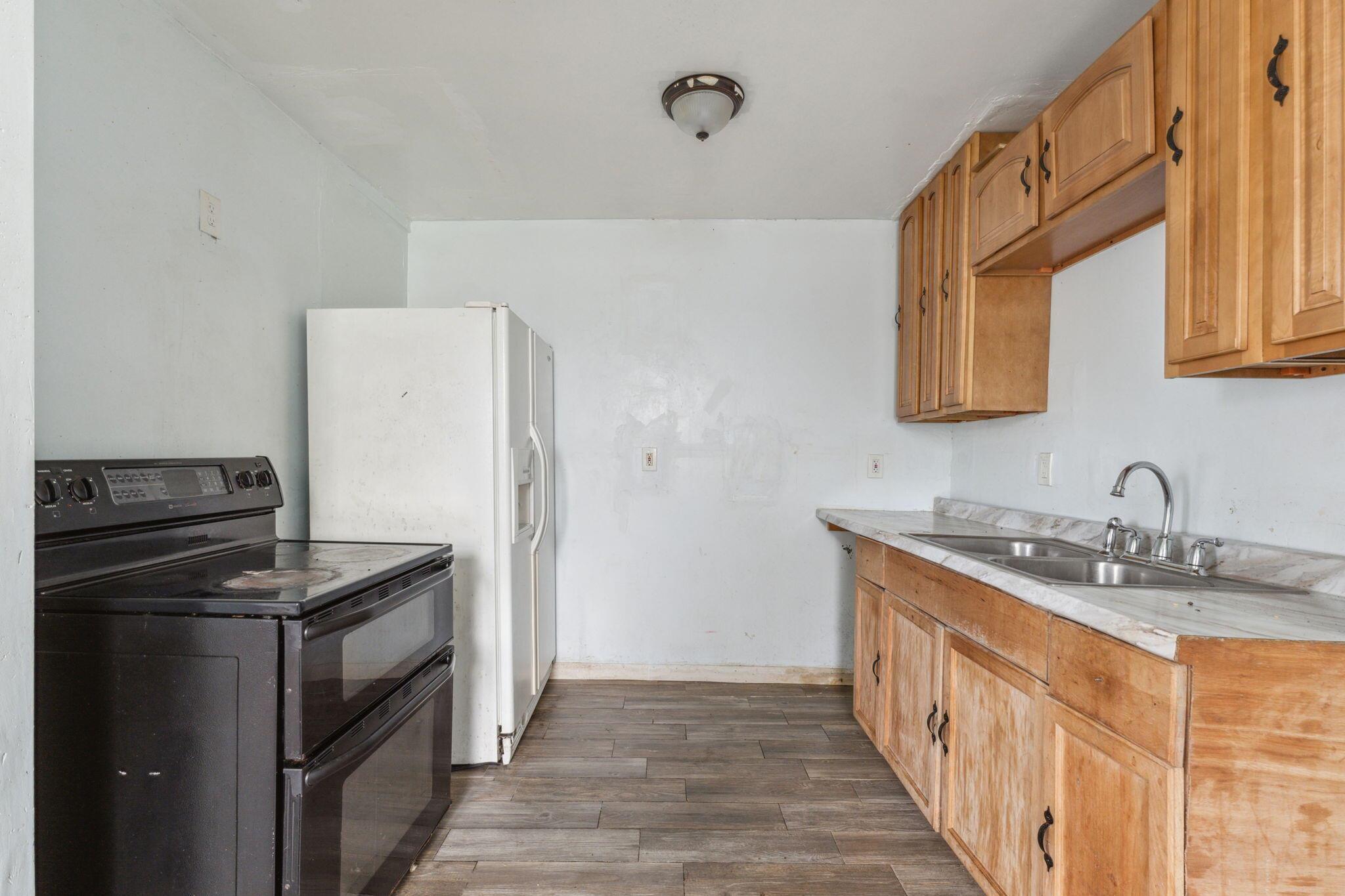 PALM BEACH FARMS CO 7 - Residential Income