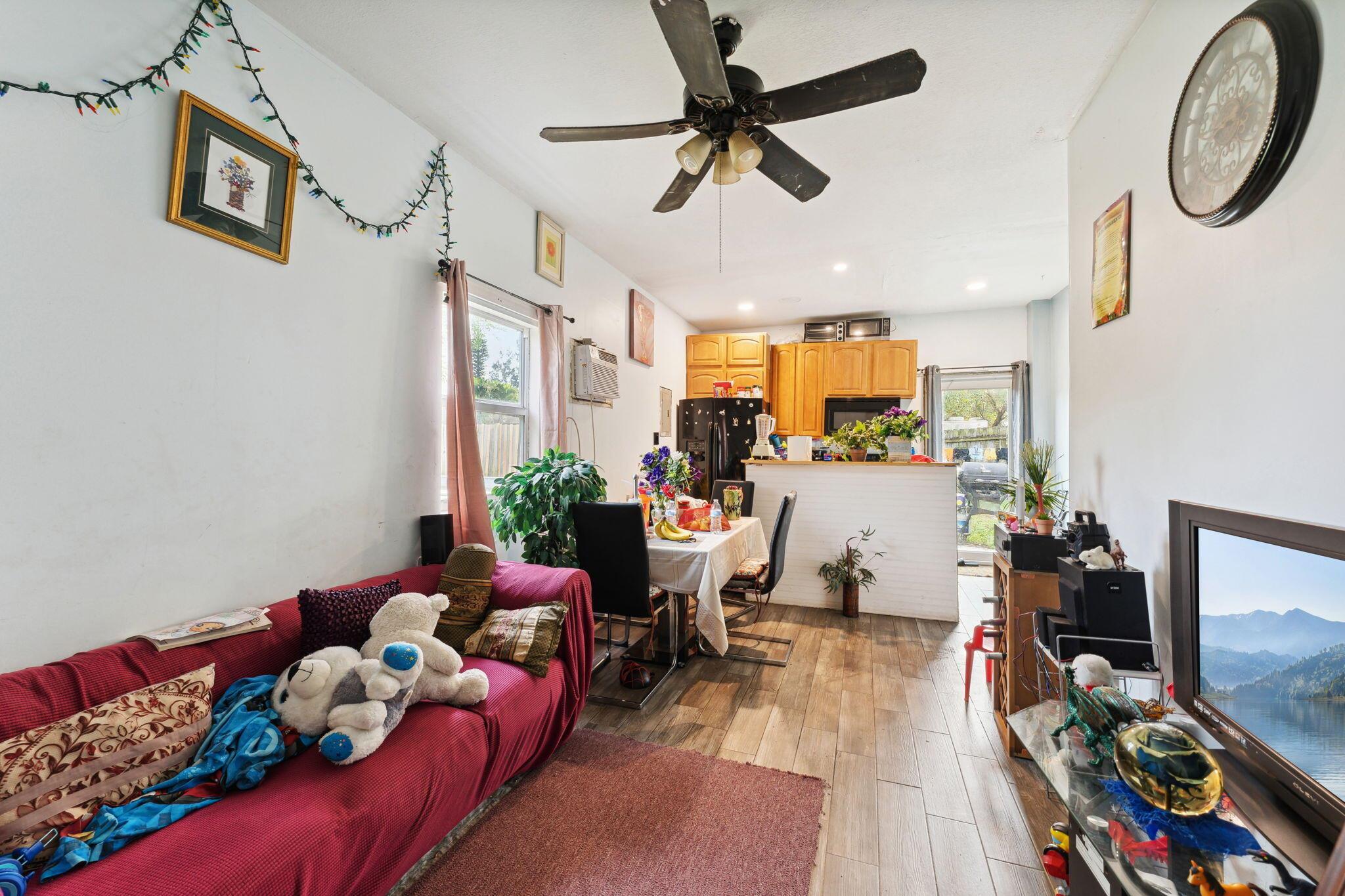 PALM BEACH FARMS CO 7 - Residential Income