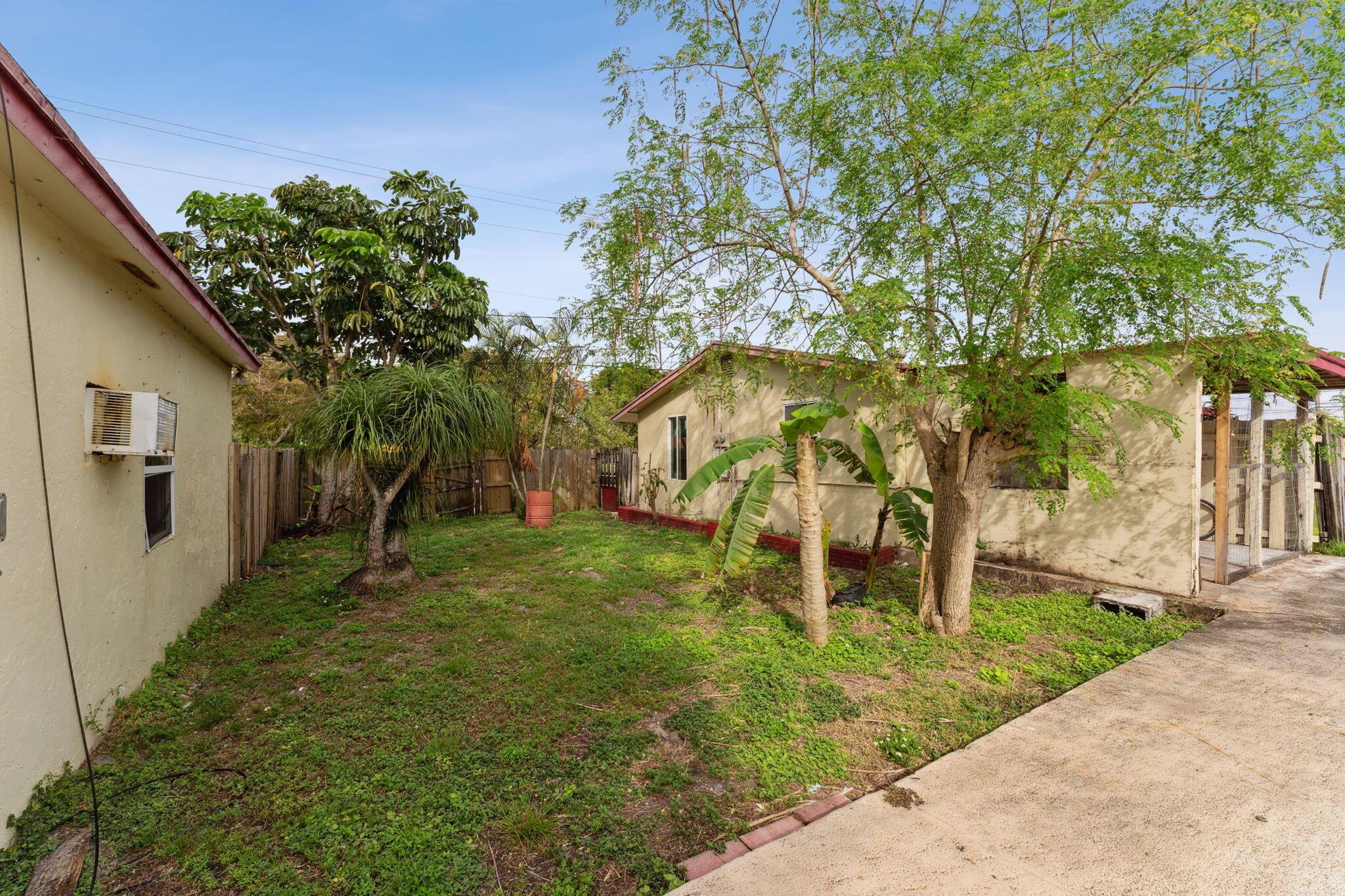 PALM BEACH FARMS CO 7 - Residential Income