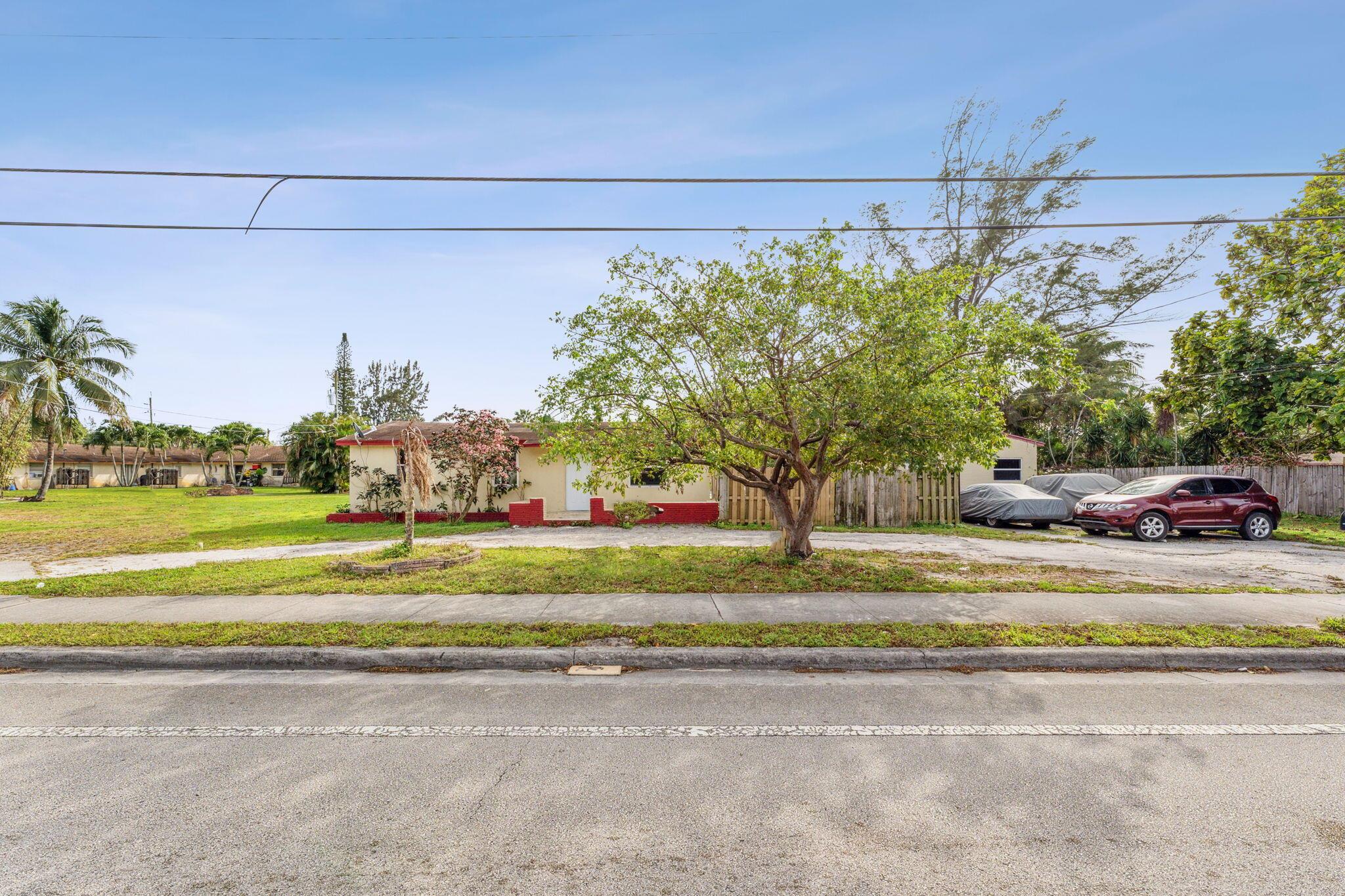 PALM BEACH FARMS CO 7 - Residential Income