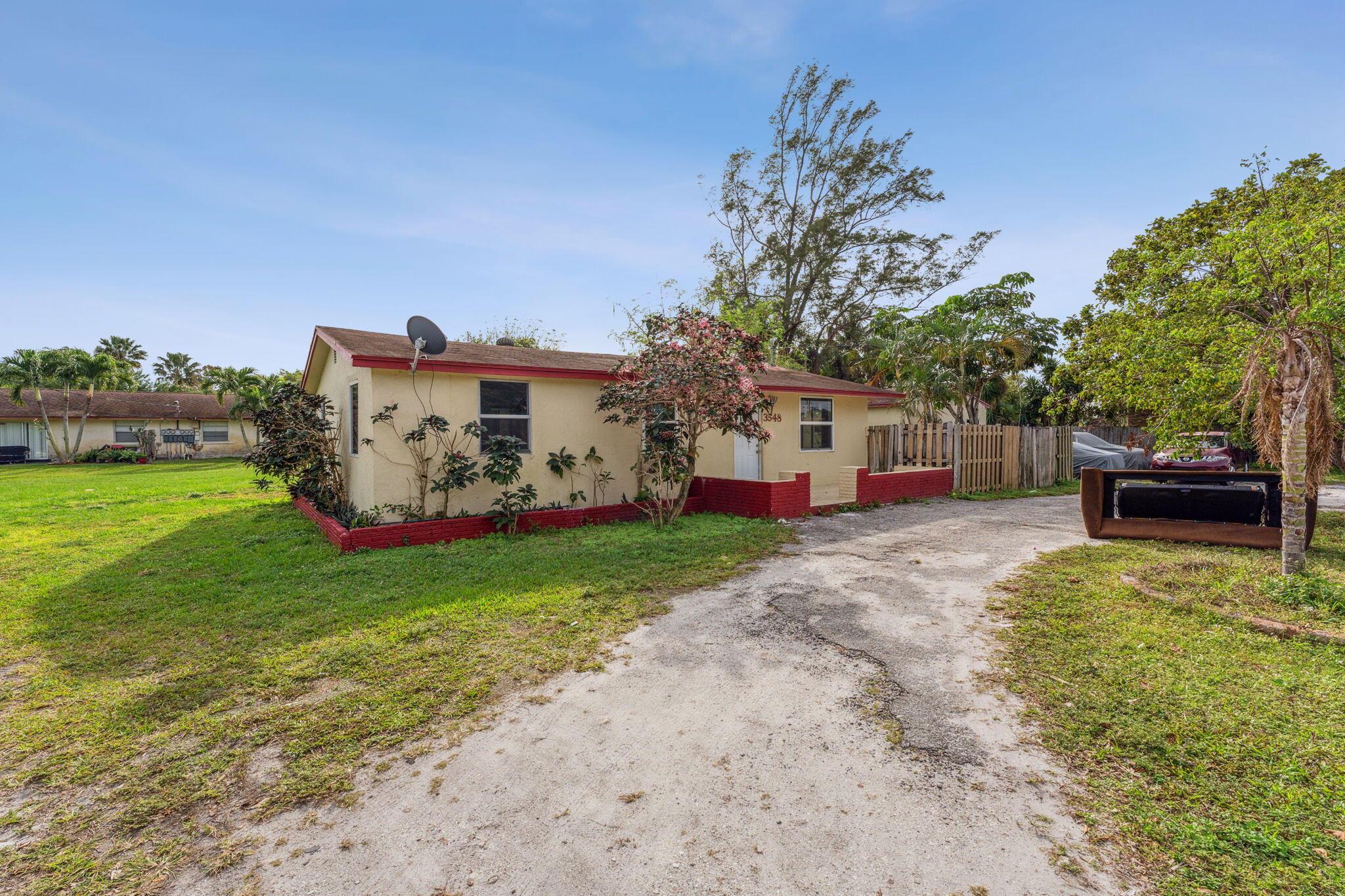 PALM BEACH FARMS CO 7 - Residential Income