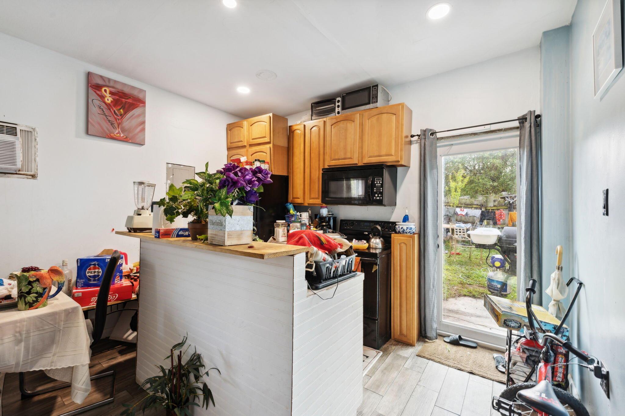 PALM BEACH FARMS CO 7 - Residential Income