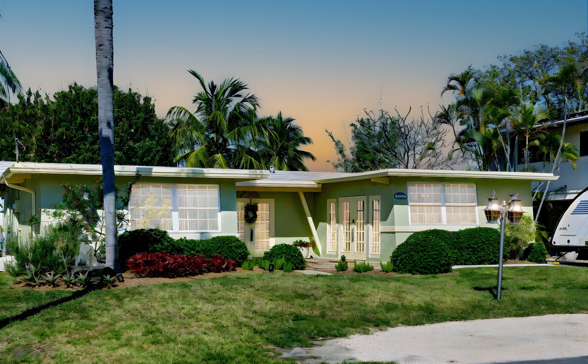 2555 Nassau Ln