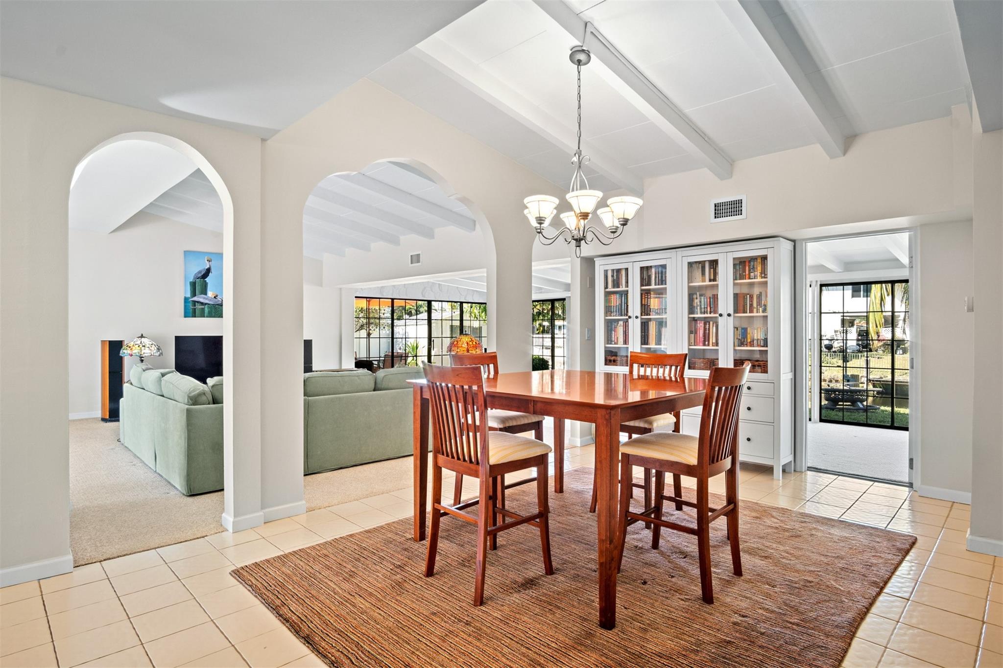 2555 Nassau Ln