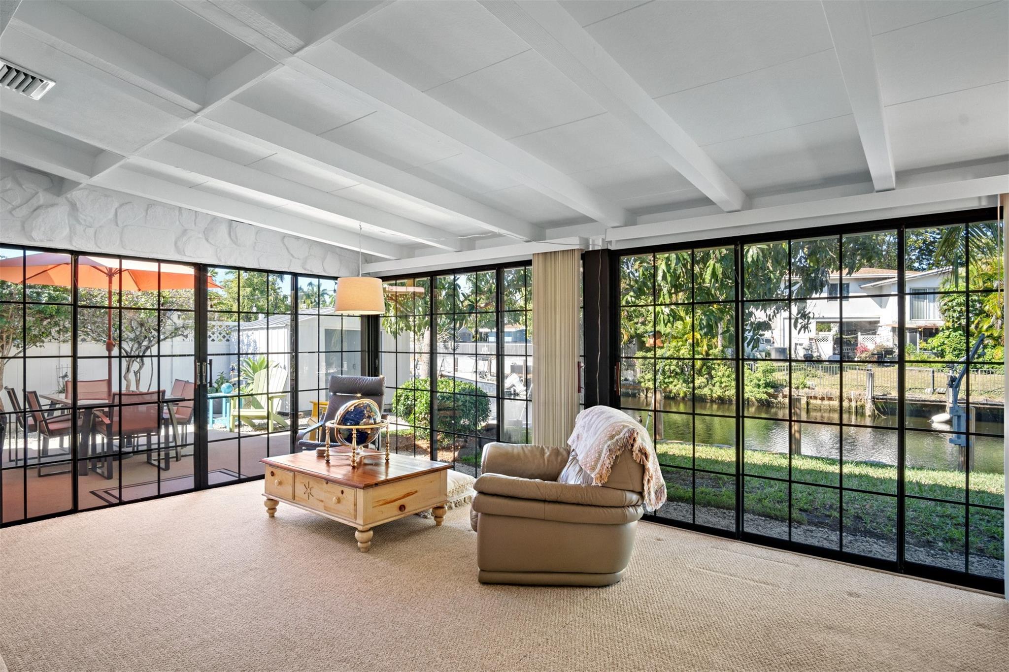 2555 Nassau Ln