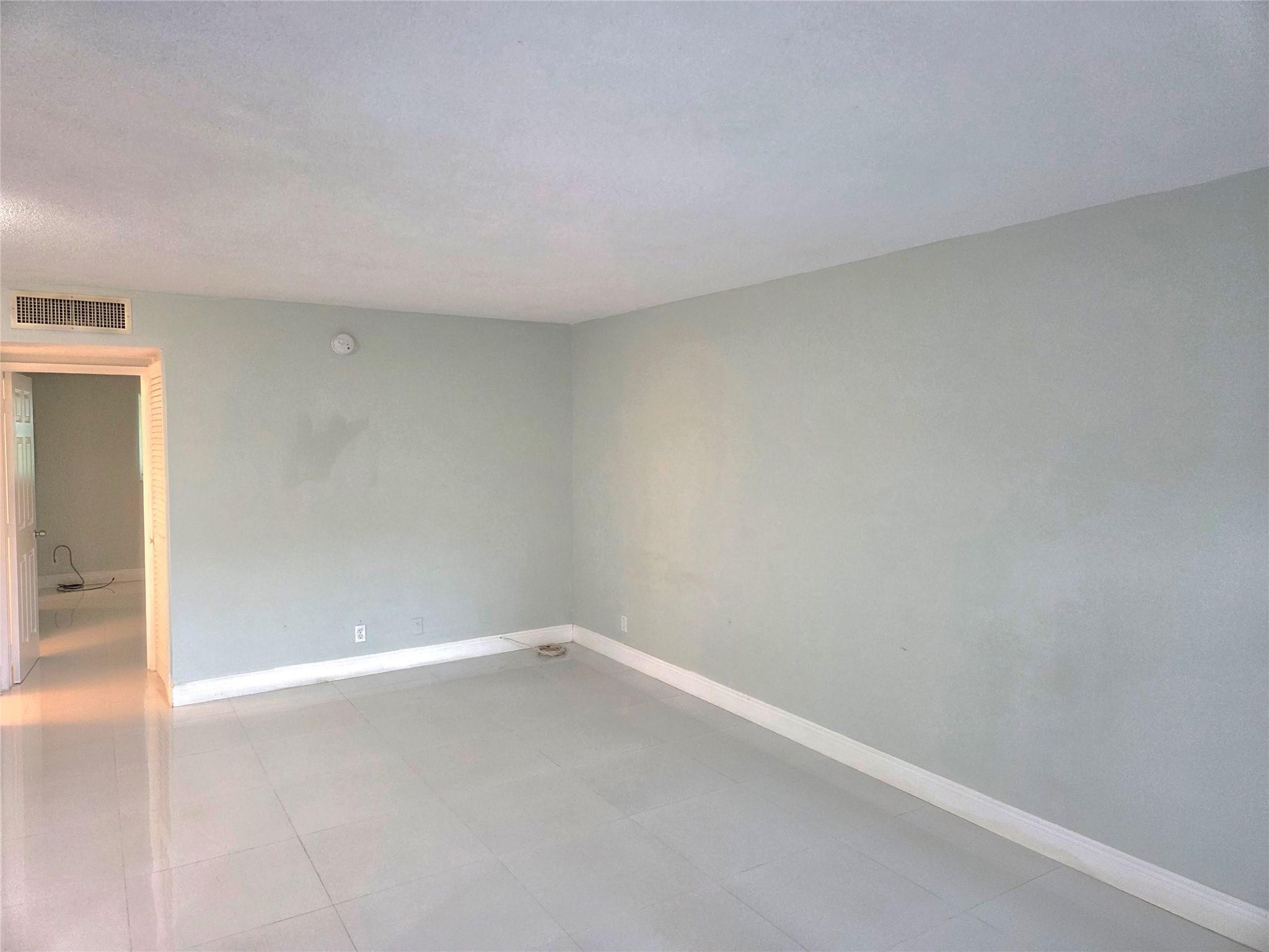 North Hampton Court Condo - Residential Lease