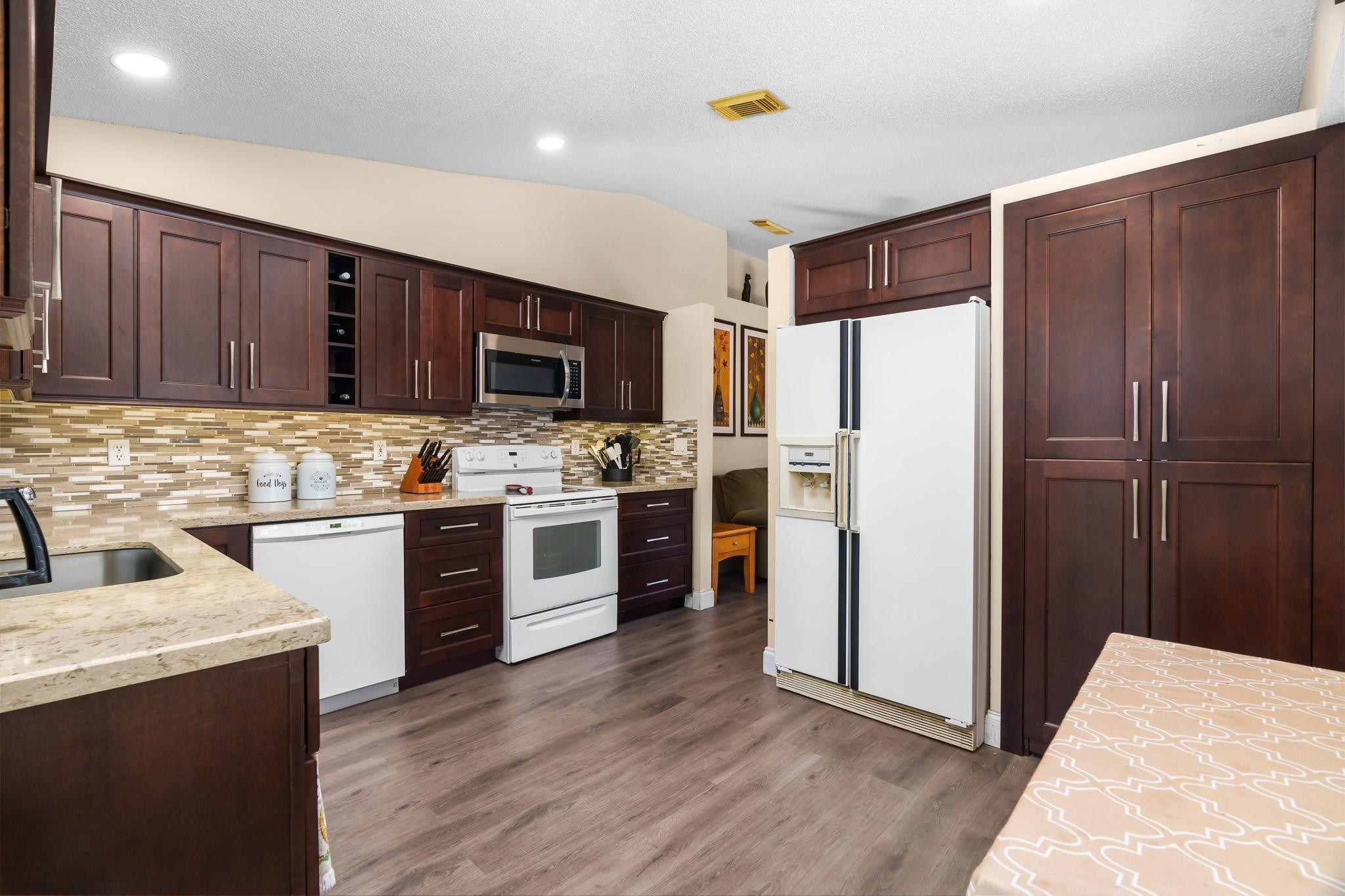 Coco Palms - Residential