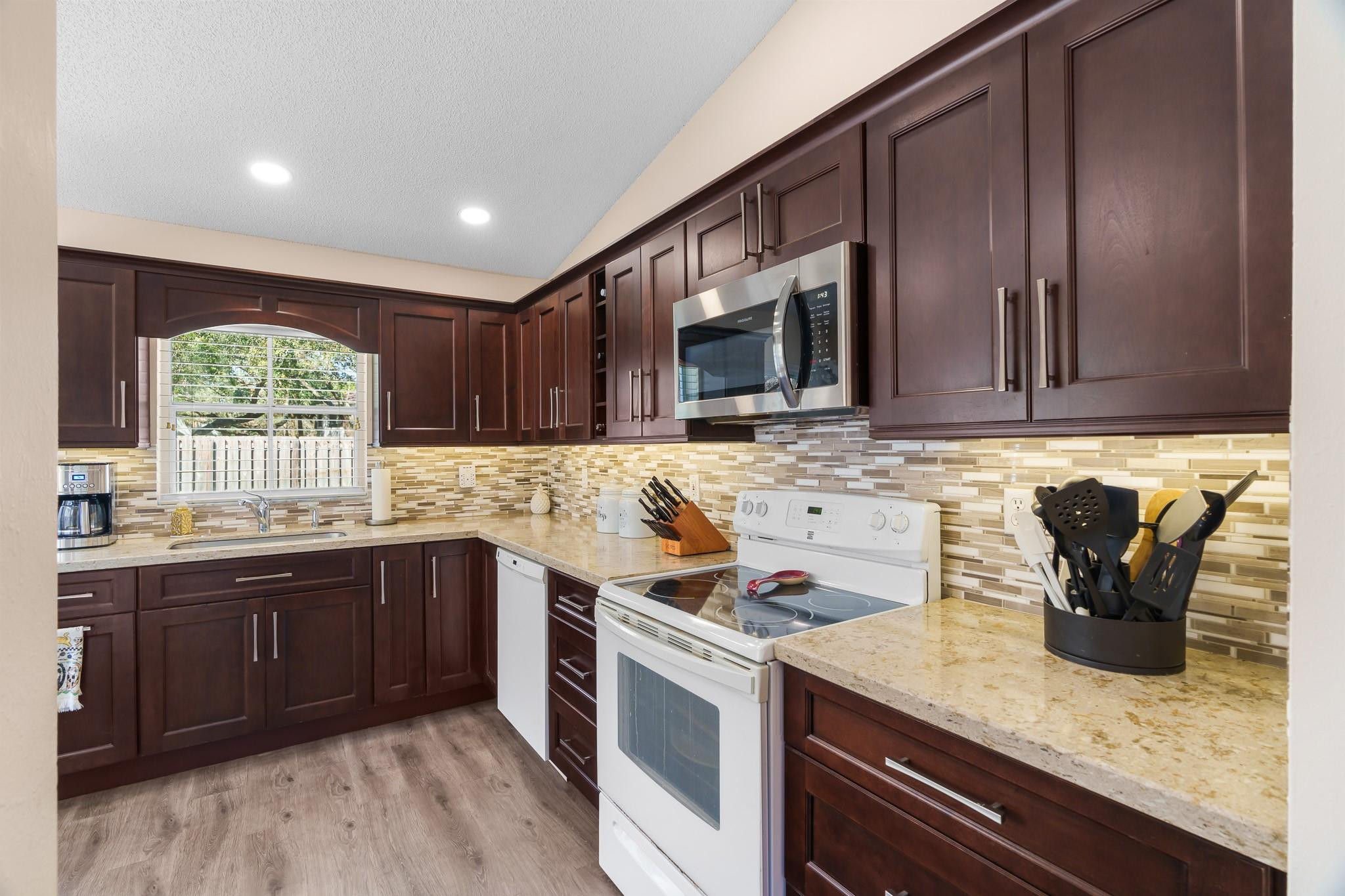 Coco Palms - Residential