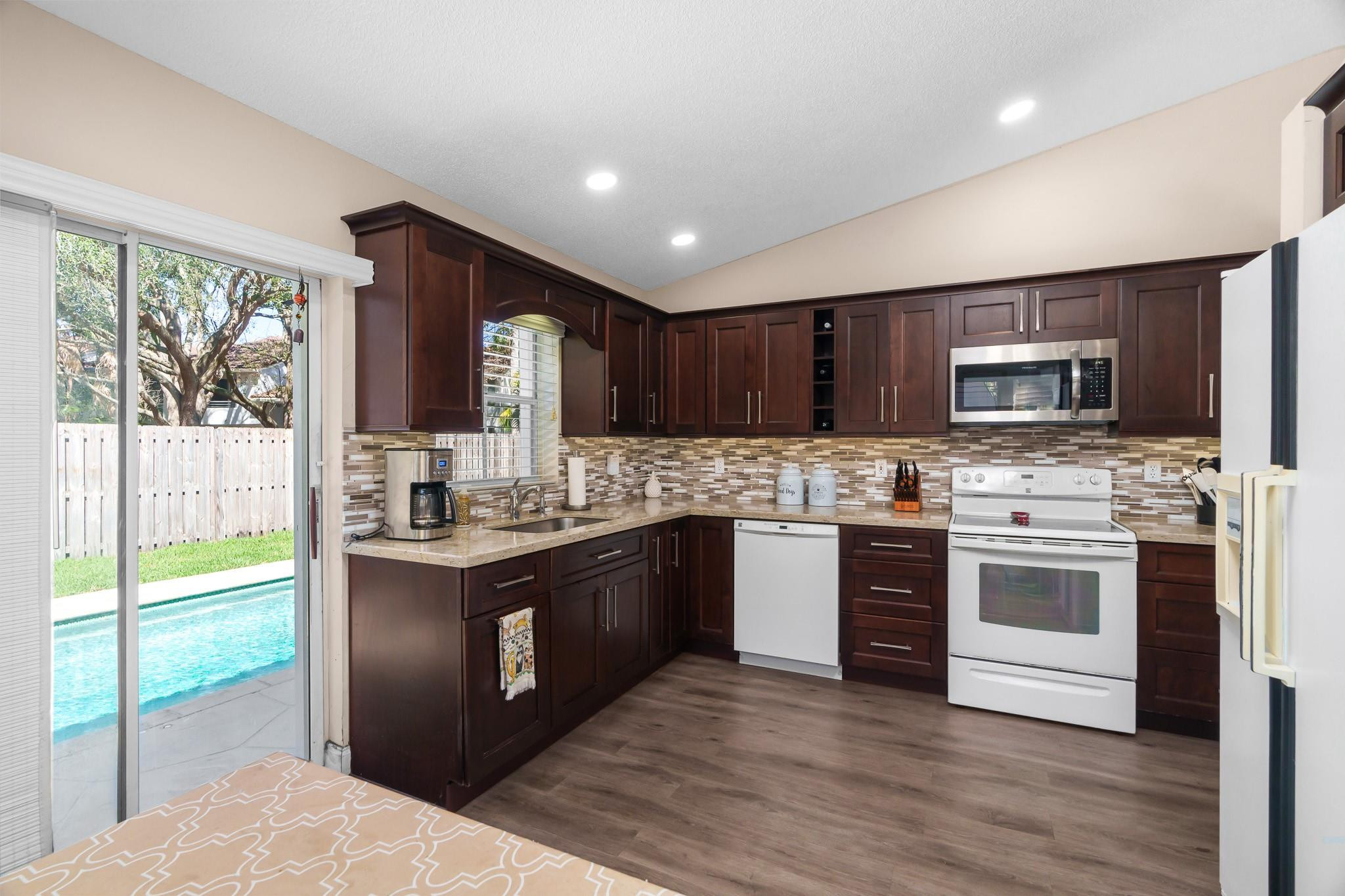 Coco Palms - Residential