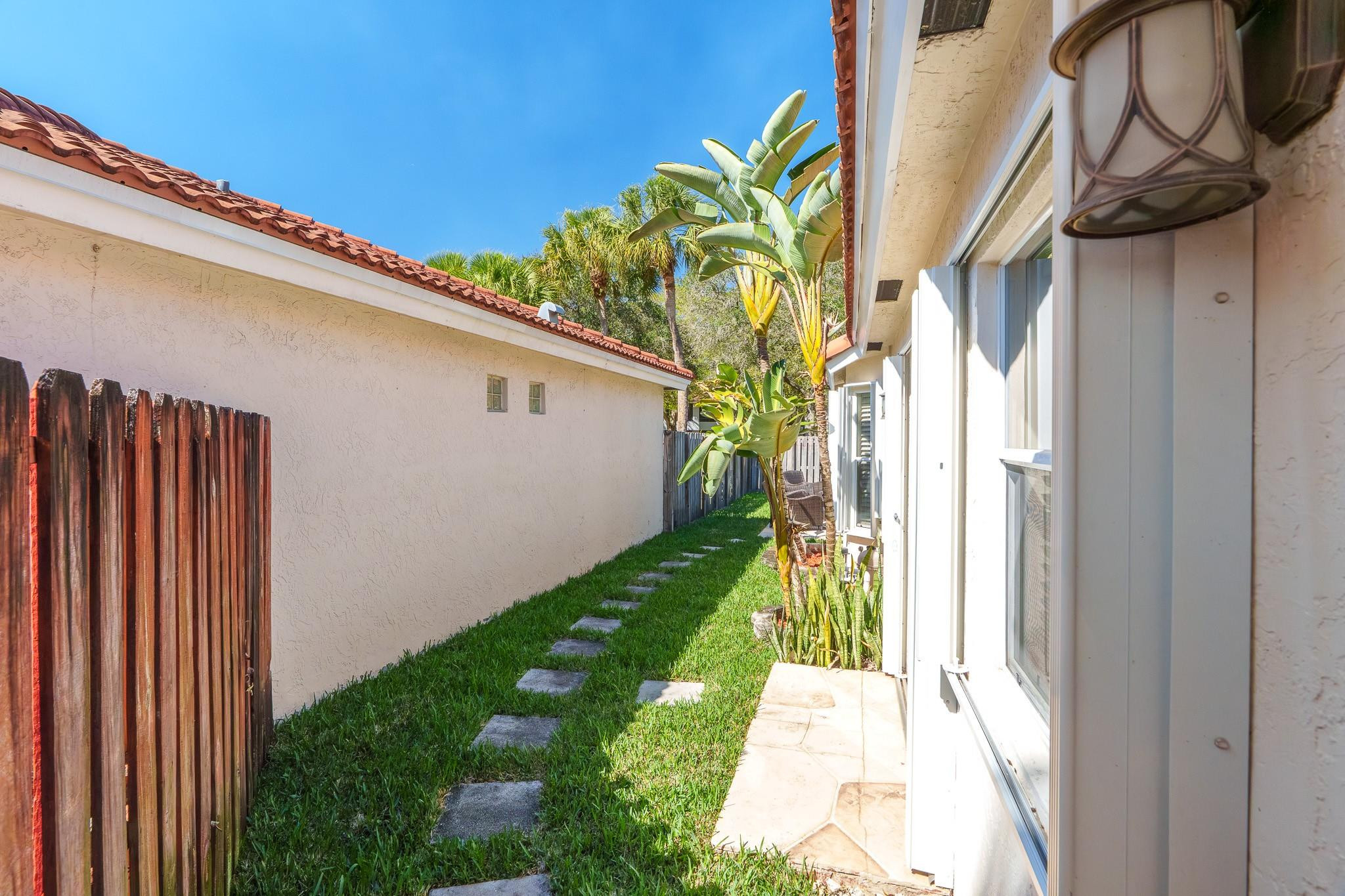 Coco Palms - Residential