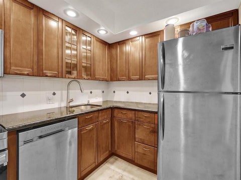 Tiny photo for 3625 N Country Club Drive #210, Aventura, FL 33180 (MLS # B26090934)