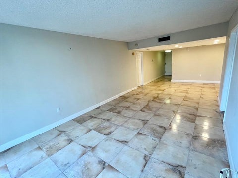 Tiny photo for 3625 N Country Club Drive #210, Aventura, FL 33180 (MLS # B26090934)