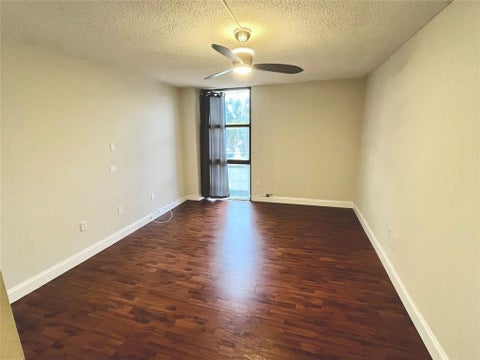Tiny photo for 3625 N Country Club Drive #210, Aventura, FL 33180 (MLS # B26090934)