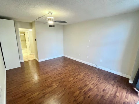 Tiny photo for 3625 N Country Club Drive #210, Aventura, FL 33180 (MLS # B26090934)