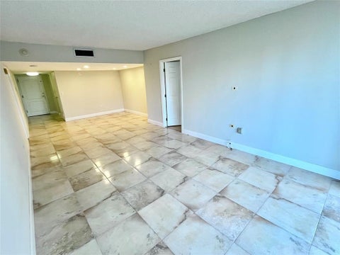 Tiny photo for 3625 N Country Club Drive #210, Aventura, FL 33180 (MLS # B26090934)