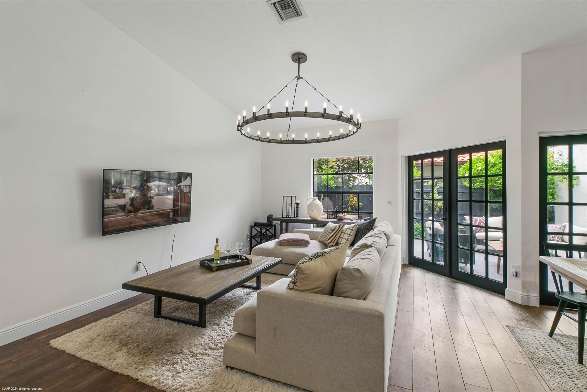 13504 Fountain View Boulevard