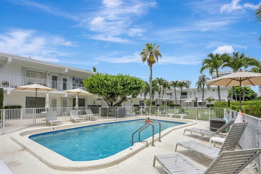 Photo of 3215 SE 10th Street #102, Pompano Beach, FL 33062 (MLS # F10539098)