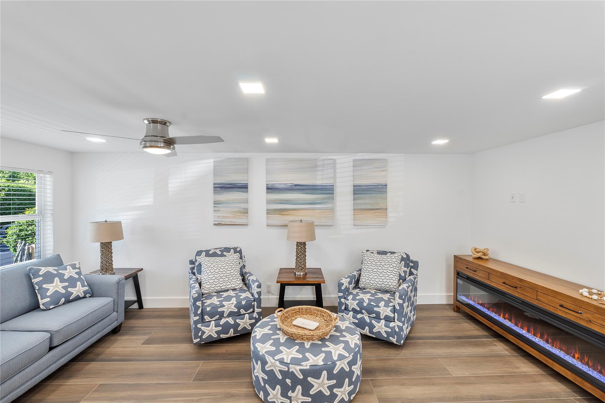 CROWN COLONY CLUB CONDO - Residential