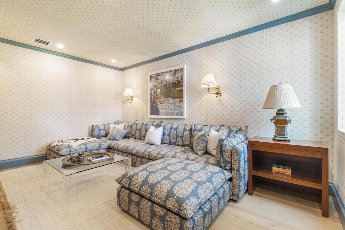 LAKEWOOD - Residential